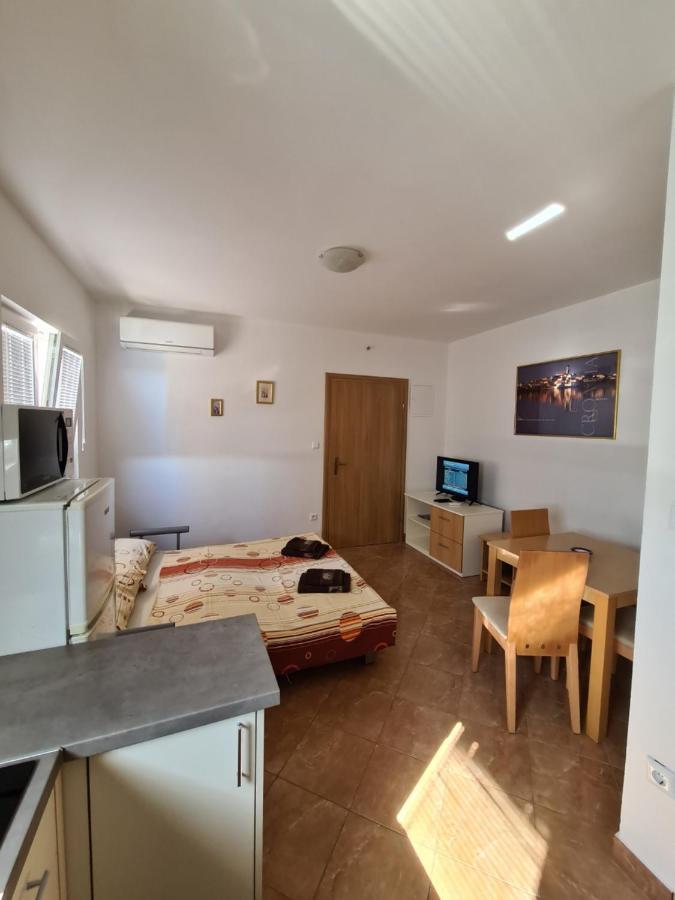 קלק Apartments Mediteraneo מראה חיצוני תמונה