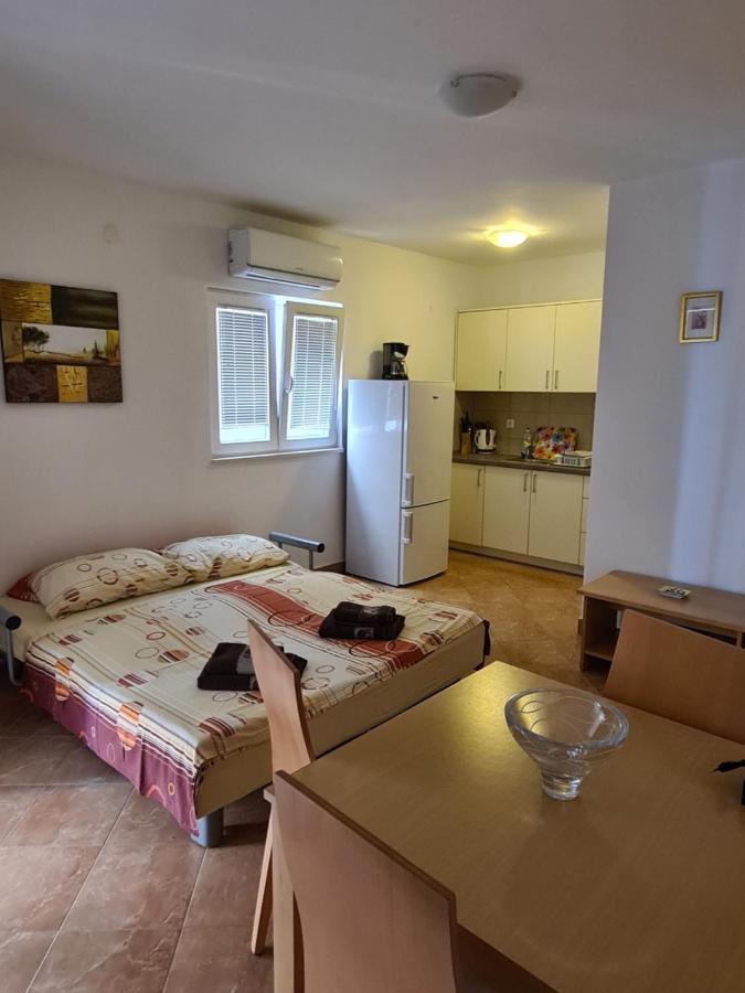 קלק Apartments Mediteraneo מראה חיצוני תמונה