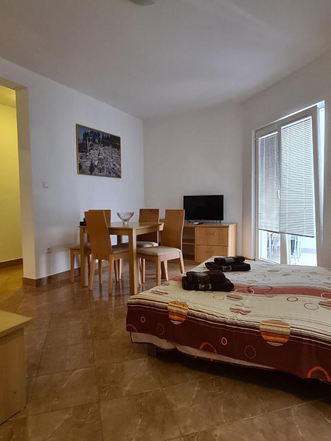 קלק Apartments Mediteraneo מראה חיצוני תמונה