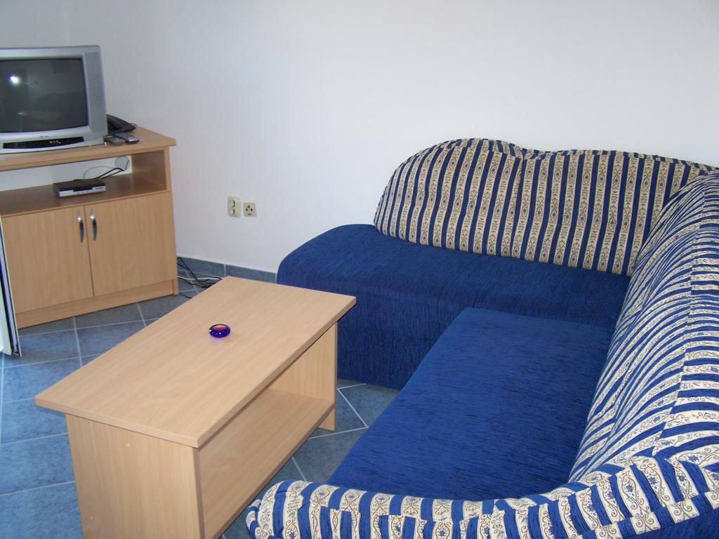 קלק Apartments Mediteraneo מראה חיצוני תמונה